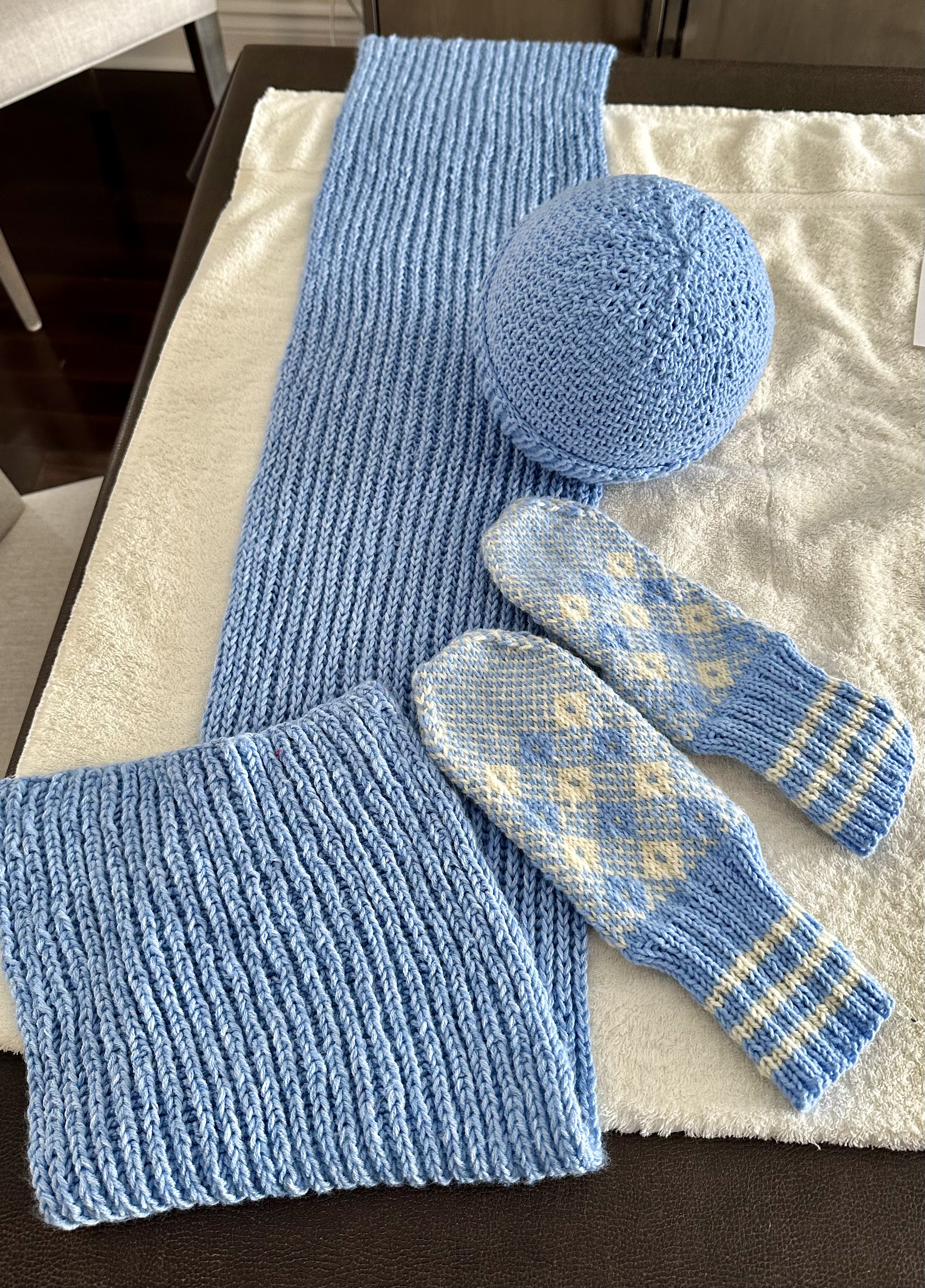 Mittens & Toque & Scarf